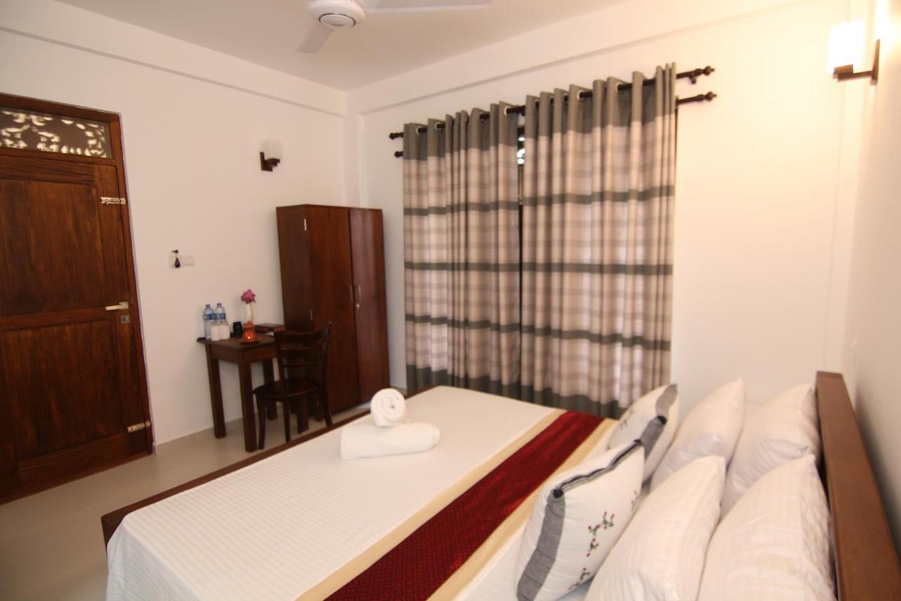 Mihira Gedara Apartments Unawatuna Bagian luar foto