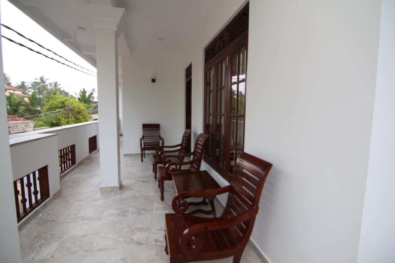 Mihira Gedara Apartments Unawatuna Bagian luar foto