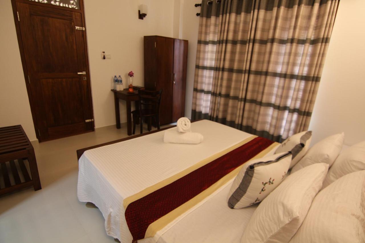 Mihira Gedara Apartments Unawatuna Bagian luar foto