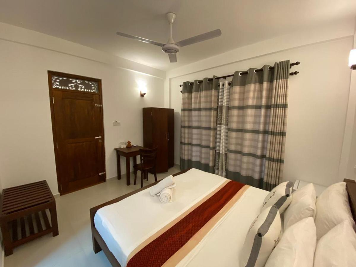 Mihira Gedara Apartments Unawatuna Bagian luar foto